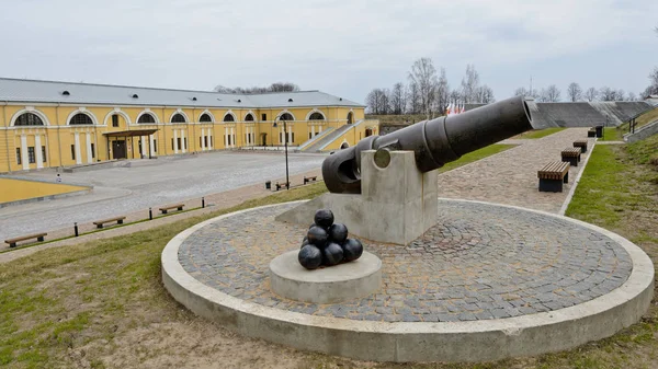 Daugavpils, Letonya - 3 Mayıs 2013: Daugavpils Kalesi