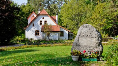 Polenovo, Rusya - 12 Eylül 2019: V. D. Polenov Atölyesi, Abbey