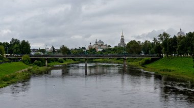 Torzhok, Rusya - 2 Ağustos 2016: Tvertsa Nehri