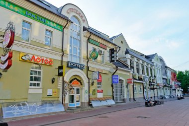 Tver, Rusya - 27 Haziran 2012: Trehsvyatskaya Caddesi