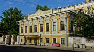 Moskova, Rusya - 3 Ağustos 2020: 19. yüzyıl kasaba malikanesi