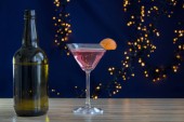 Láhev sklo růžové alkohol a Meruňka