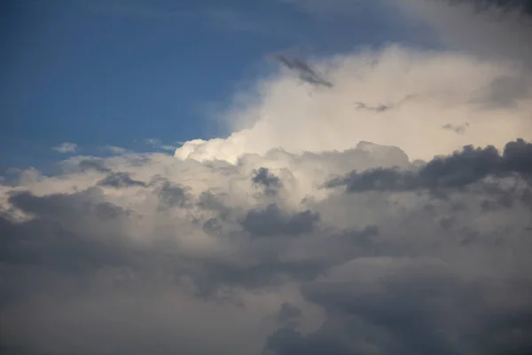 Nuvem Branca Cinza Agradável Céu Azul — Fotografia de Stock