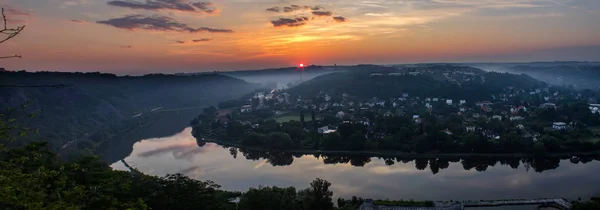 Doğa Uyanık Etmek Görünümünden Vltava Menderes Nalı Sunrise Için — Stok fotoğraf