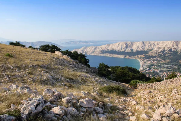 Горы Морем Городом Башка Крк Хорватия — стоковое фото