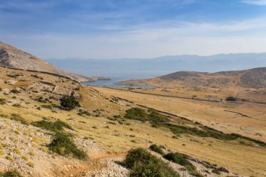 Mountains, Island Krk, Hırvatistan için küçük plaj