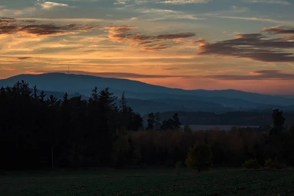 Mooie Zonsondergang Hemel Met Heuvel Klet Tsjechië — Stockfoto