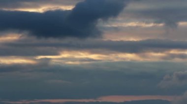 Bulut timelapse günbatımı gökyüzü için