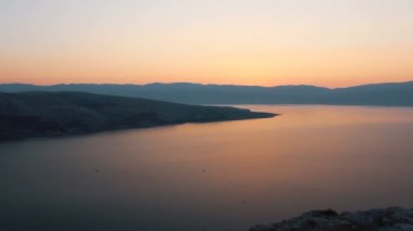 Sunrise hills, Hırvatistan ile denizde
