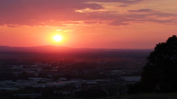 Bonita Puesta Sol Sobre Ciudad Ceske Budejovice — Vídeos de Stock