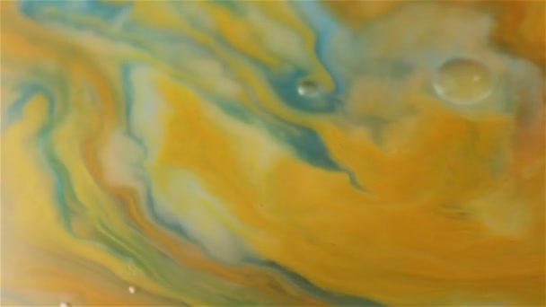 牛奶中的抽象混合颜色 — 图库视频影像