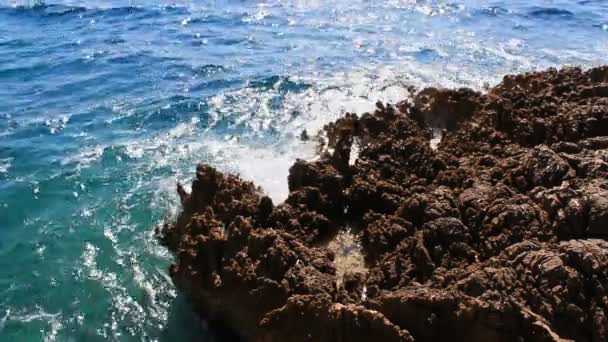 Vague Mer Est Écrasé Sur Falaise — Video