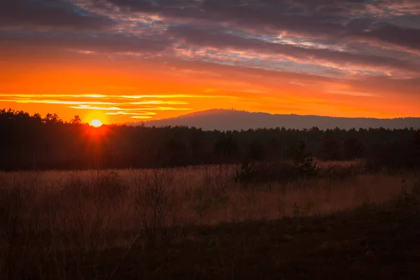 Pôr Sol Agradável Montanha Com Floresta Paisagem Checa — Fotografia de Stock