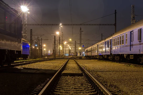 Trein Station Geparkeerd Nacht — Stockfoto