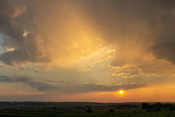 Schöner Sonnenuntergang Dramatischer Himmel Mit Landschaft Silhouette Palava Tschechische Republik — Stockfoto