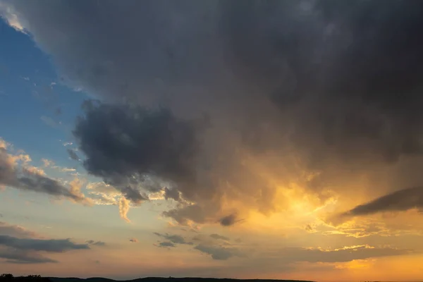 Bel Tramonto Drammatico Cielo Con Silhouette Terra Repubblica Ceca Palava — Foto Stock