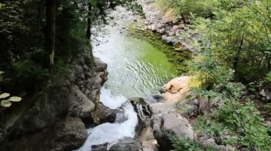 Şelale doğa manzarası arka planı