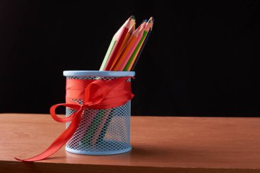 Renkli ürün yelpazesine renkli çizim kalem kalem çizim renkli kalemler