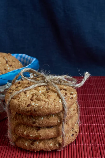 Lezzetli kurabiyeler ekose susam ve Ayçiçeği tohumları ile. Sağlıklı beslenme