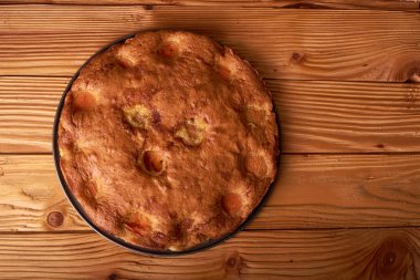 Kayısı kek ya da pasta ahşap tablo