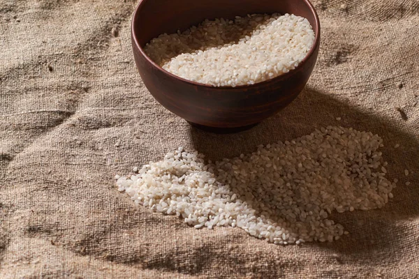 Surowy Ryż Misce Worze Surowe Jedzenie — Zdjęcie stockowe