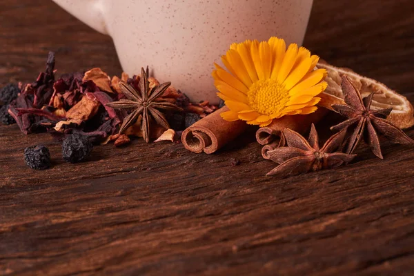 Frutas Secas Para Desayuno Saludable Taza Color Crema Flor Mesa —  Fotos de Stock