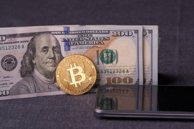 Şok Franklin ile yüz doları faturalarında altın bitcoin.