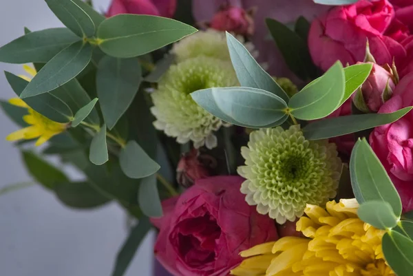 Букет Лиловых Цветов Гортензиями Розами Сантини Астер — стоковое фото