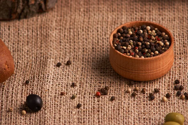 Peppercorns Tazón Madera Mesa Con Comida Estilo Rústico —  Fotos de Stock