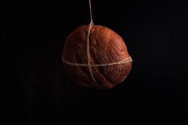 teasty eve yiyecek ekmek kavramı siyah arka plan üzerine kapatın