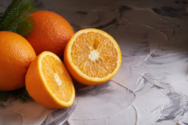 Neues Jahr und kommendes. Orangen auf weißem Hintergrund — Stockfoto