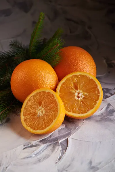 Neues Jahr und kommendes. Orangen auf weißem Hintergrund — Stockfoto