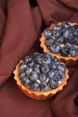 yaban mersini ile ev yapımı tatlı kek. lezzetli ev pişirme