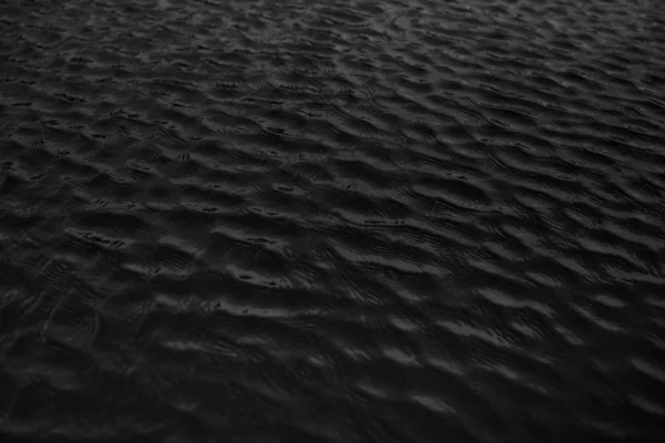 Schwarz Weißes Landschaftsbild Von Wasser — Stockfoto