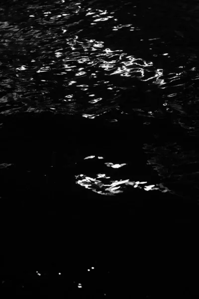 Μαύρο Και Άσπρο Τοπίο Φωτογραφία Του Νερού — Φωτογραφία Αρχείου