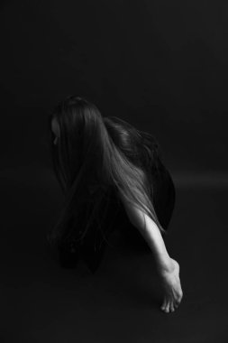 siyah beyaz portre fotoğrafçılığı, sanat ve moda, kadın portresi