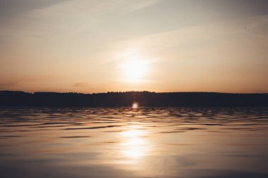 Gün batımının renkli manzara fotoğrafçılığı