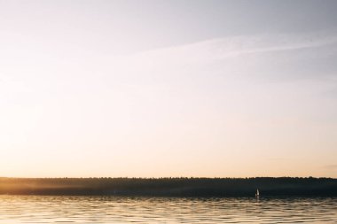 Gün batımının renkli manzara fotoğrafçılığı