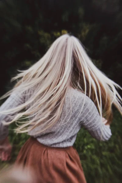 Fotografia Cor Atirar Natureza Retrato Fantasia Retrato Uma Menina Bonita — Fotografia de Stock