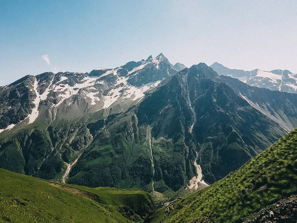 산맥의 배경과 자연의 — 스톡 사진