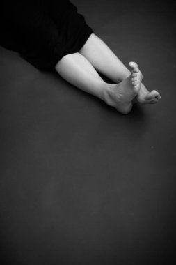 Genç bir kadının dramatik portresi