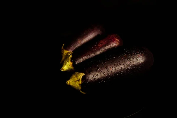 Свіжі Баклажани Темному Тлі — стокове фото