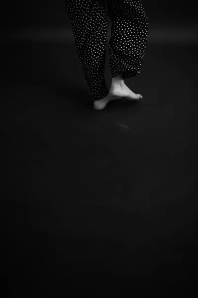Деталі Тіла Красивої Дівчини Моди Мистецтва Справжня Чорно Біла Фотосесія — стокове фото