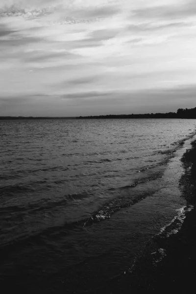 Primo Piano Della Trama Dell Acqua Onde Lisce Acqua Sulla — Foto Stock