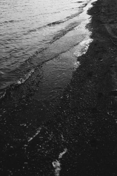 Крупный План Текстуры Воды Плавные Волны Воды Берегу Пейзажная Фотография — стоковое фото