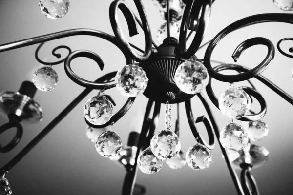 Lustre Cristal Foto Elegante Lustre Luxo Interior Acolhedor Casa — Fotografia de Stock