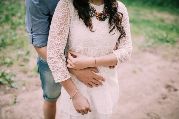 Sesión Fotos Familiar Una Familia Feliz Pasa Rato Feliz Juntos — Foto de Stock