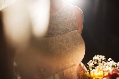 Düğün çiçekli güzel gelin, düğün aksesuarları