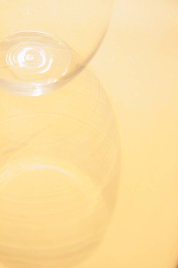 Cam bir vazonun güzel fotoğrafı, soyut cam dokusu.