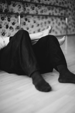 Bir insanın bacakları, sınıftaki balerinler.